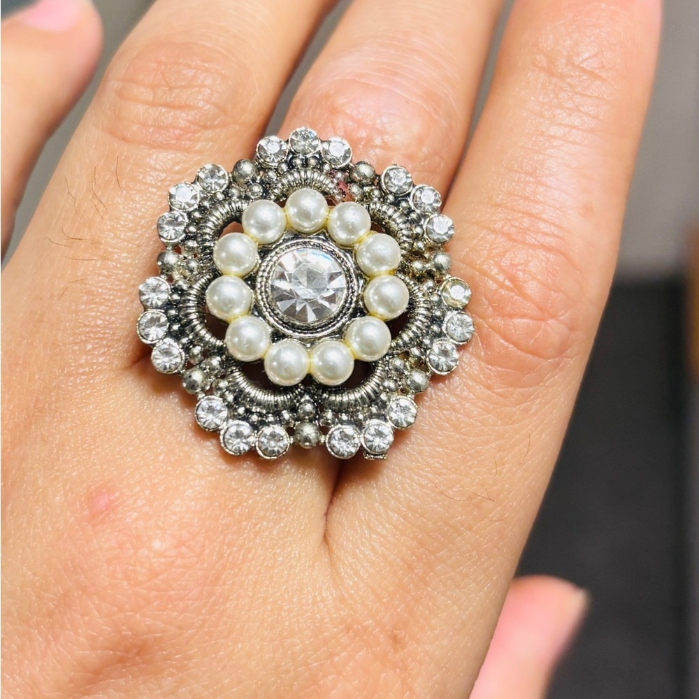 Elegant Silver and Pearl Statement Ring